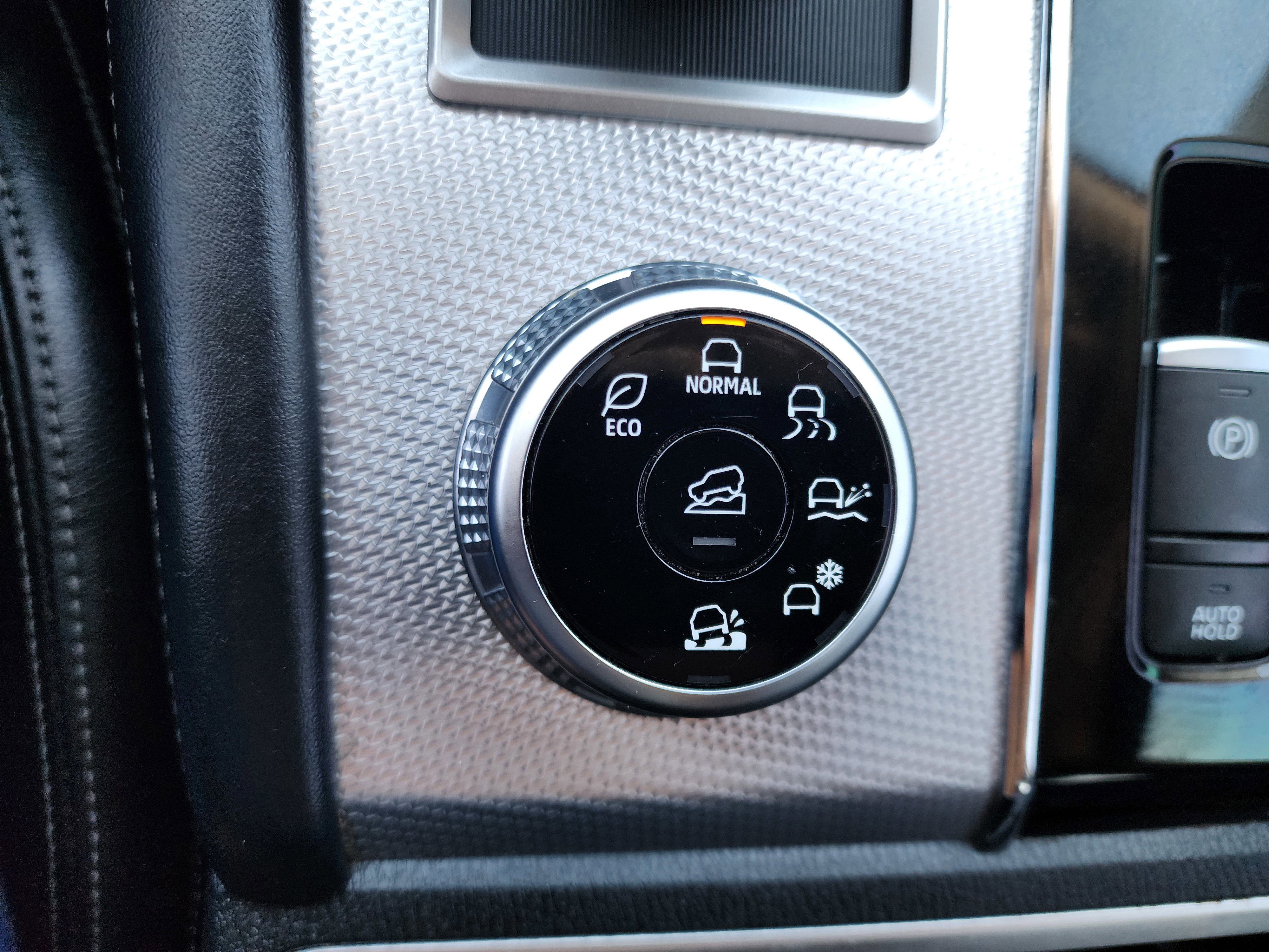 Used 2024 Mitsubishi Outlander SEL AWD/4WD image 28