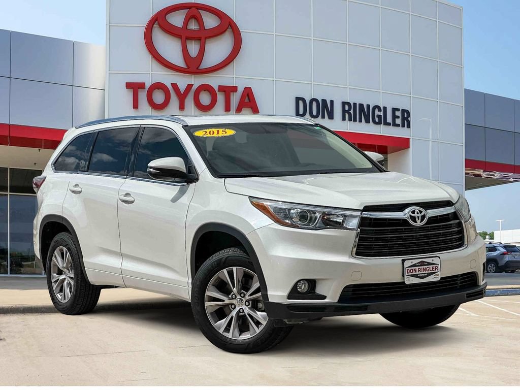 Used 2015 Toyota Highlander XLE FWD image 1