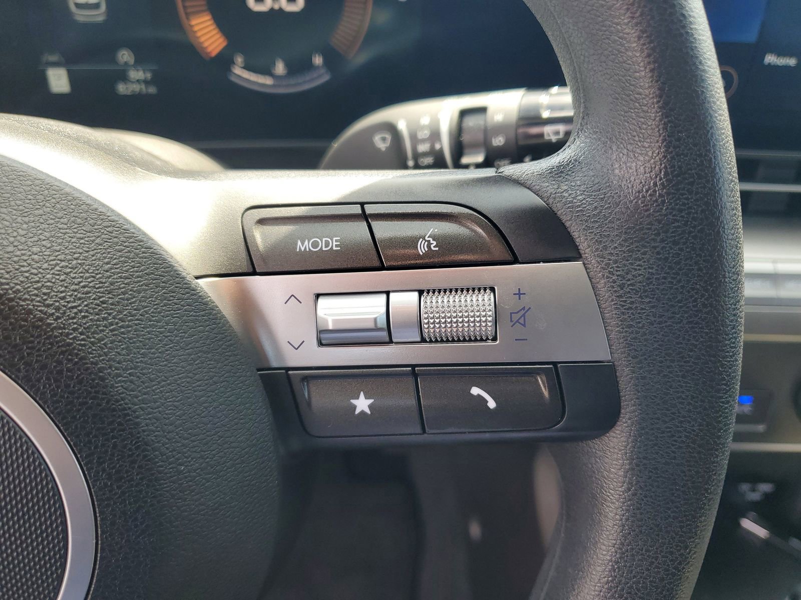 Used 2025 Hyundai Kona SE FWD image 19