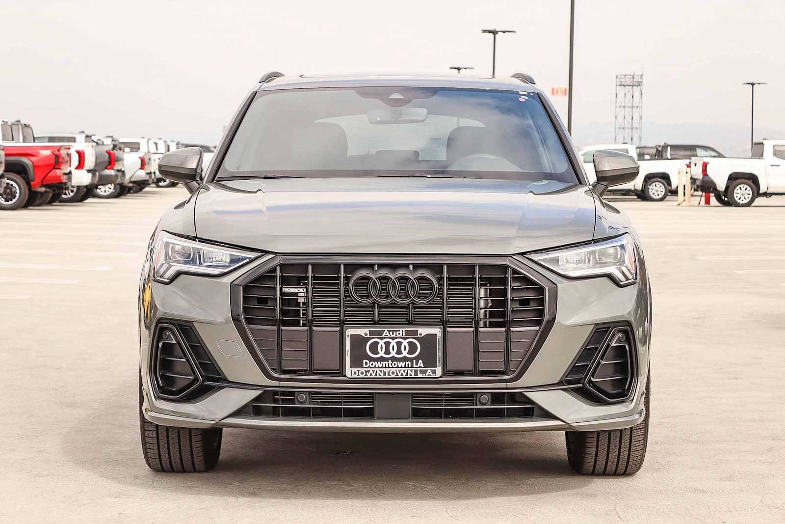 Used 2025 Audi Q3 2.0T Premium w/ Convenience Package AWD/4WD image 2