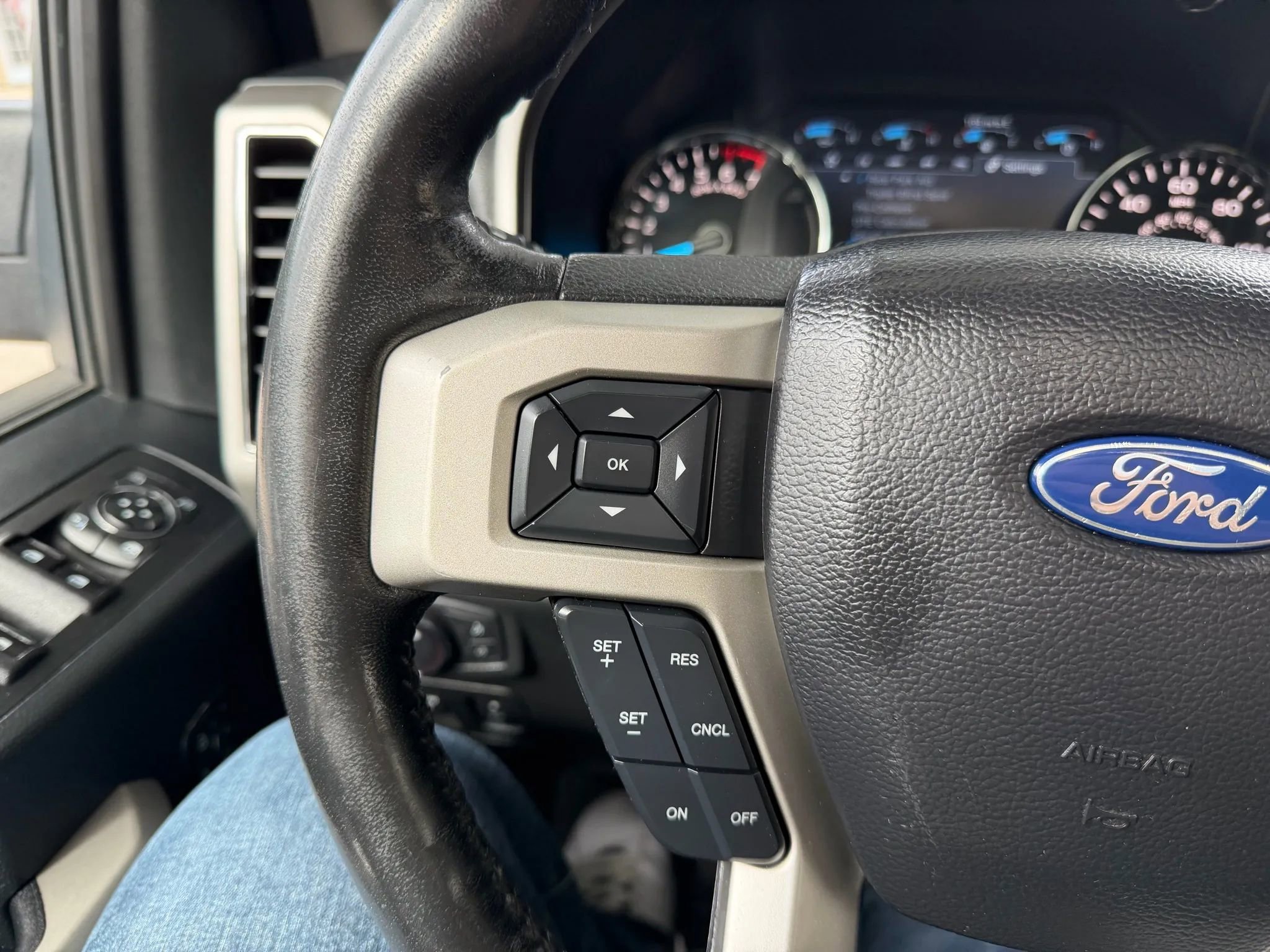 Used 2019 Ford F150 Lariat image 45
