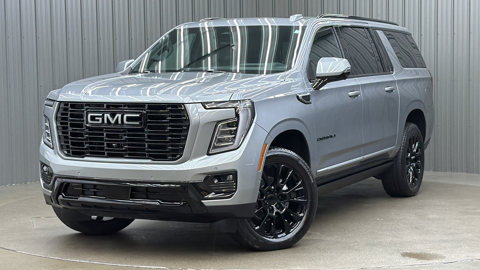 Used 2026 GMC Yukon XL Denali w/ Sun & Power Step Package AWD/4WD image 1