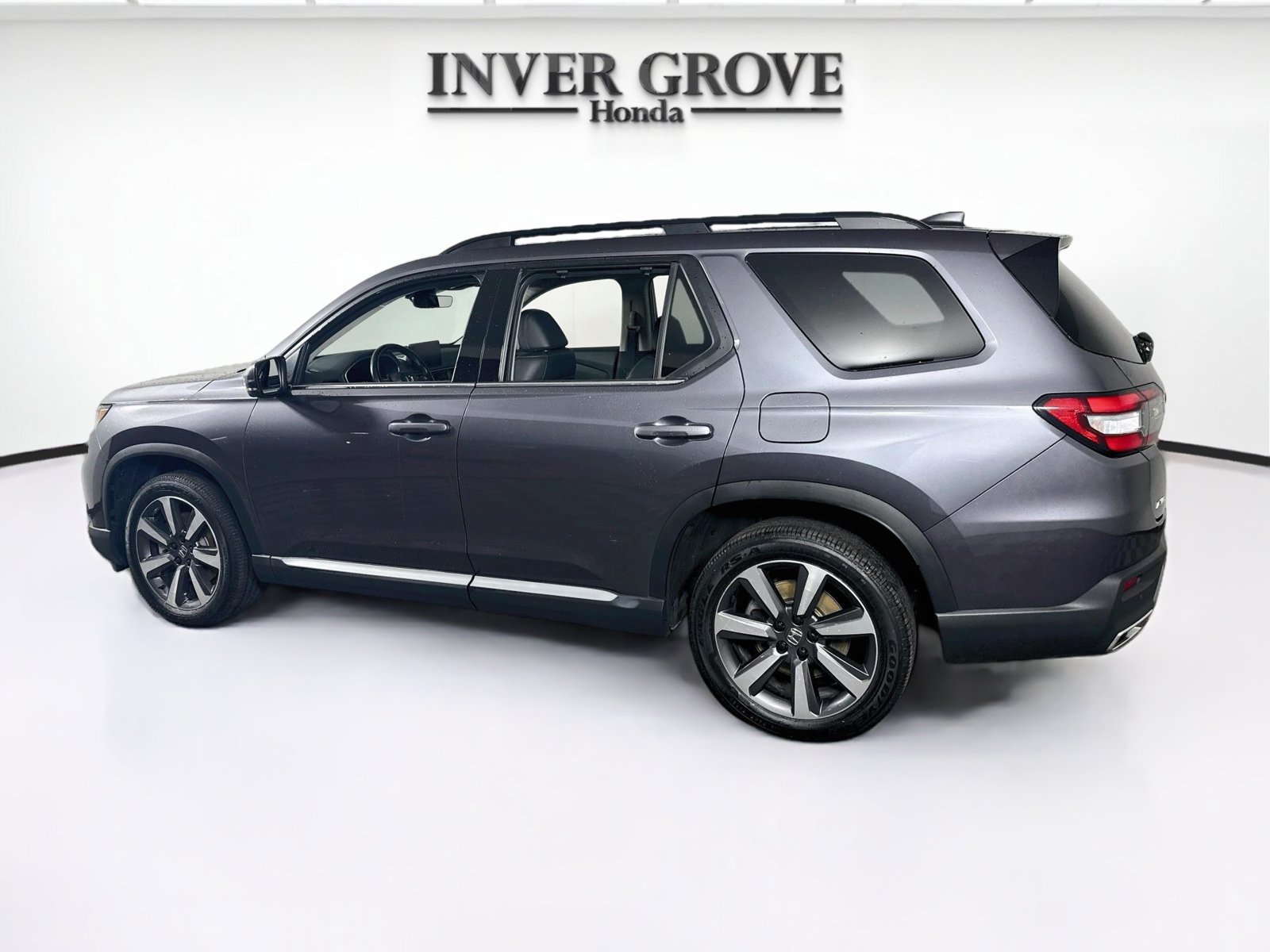 Used 2024 Honda Pilot Touring image 7