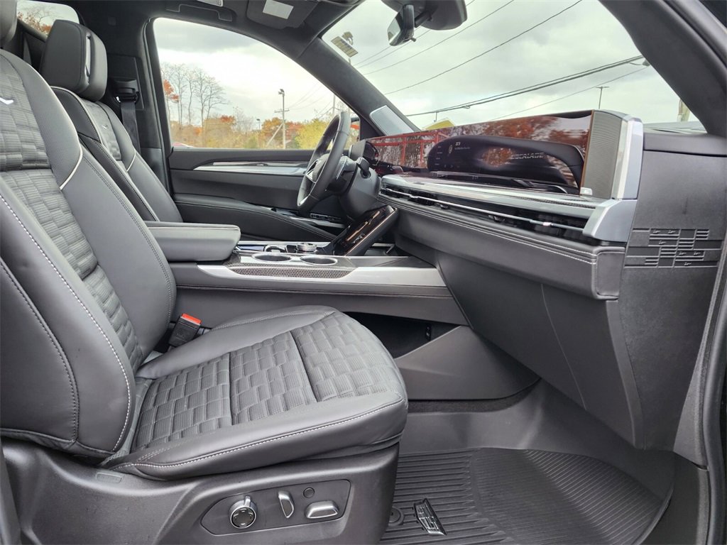 Used 2025 Cadillac Escalade V image 9