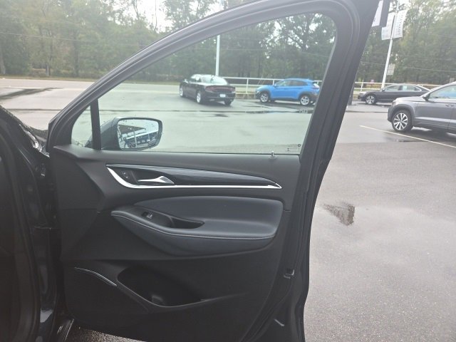 Used 2018 Buick Enclave Essence image 31