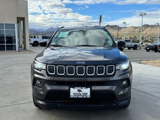 Used 2022 Jeep Compass Latitude image 2