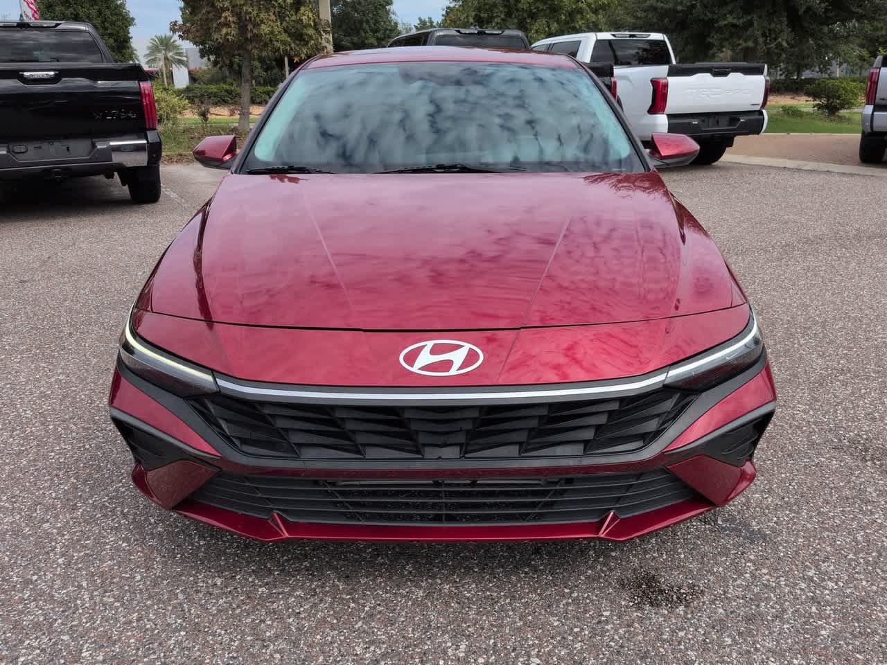 Used 2024 Hyundai Elantra Blue FWD image 9