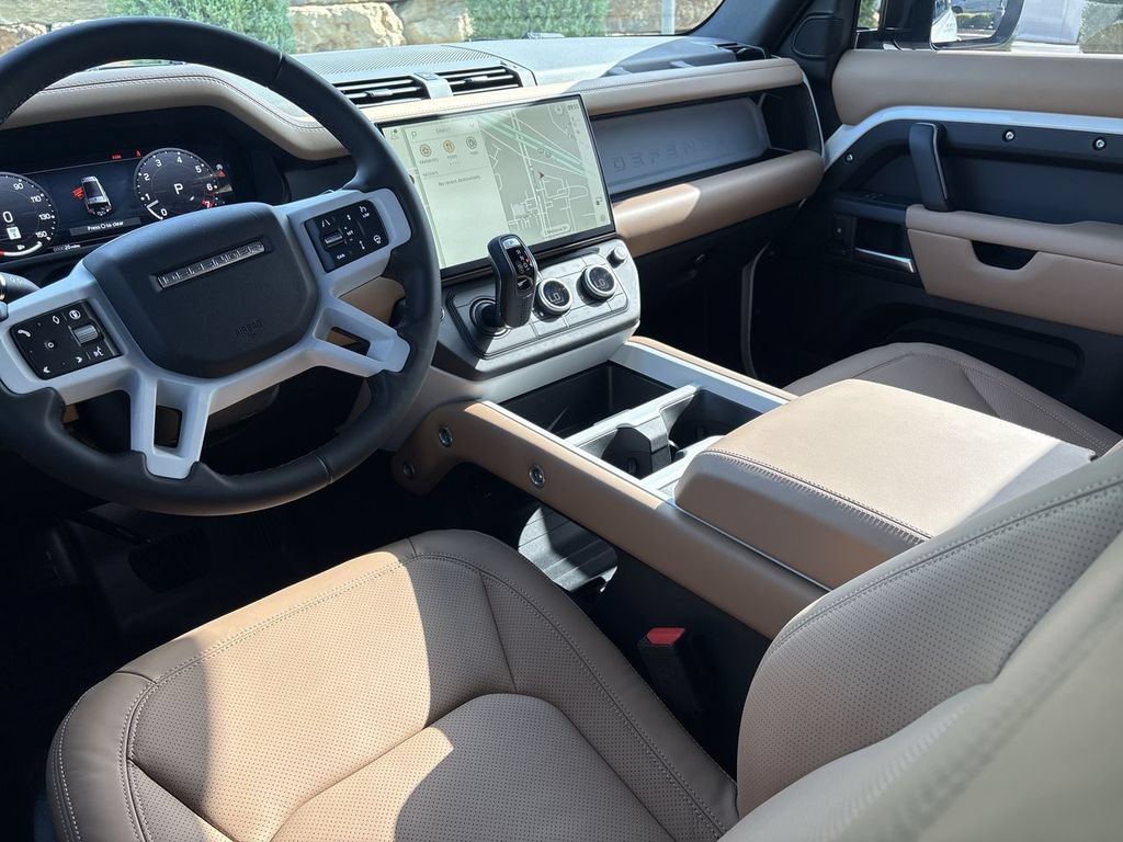 New 2026 Land Rover Defender 130 X-Dynamic SE AWD/4WD image 13