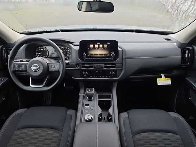 New 2025 Nissan Pathfinder S image 11