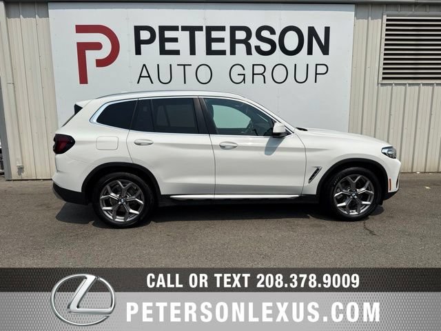 Used 2022 BMW X3 xDrive30i AWD/4WD image 3
