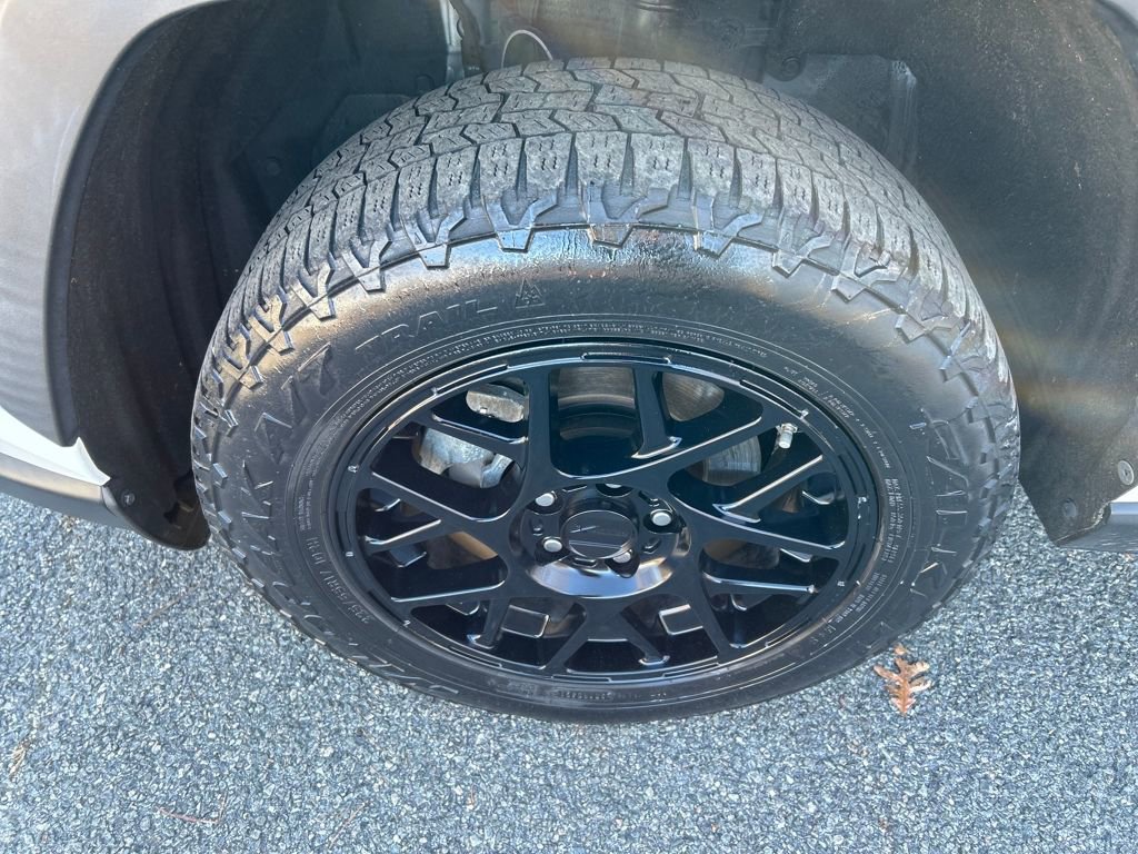 Used 2021 Toyota RAV4 LE image 10