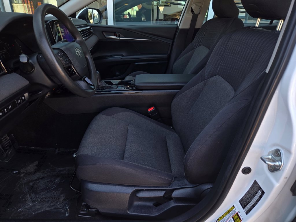 Used 2025 Toyota Camry LE FWD image 17