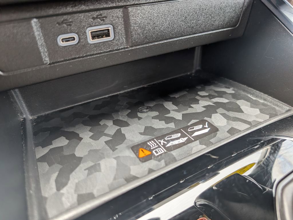 Used 2023 GMC Canyon Denali w/ Denali Black Edition image 23