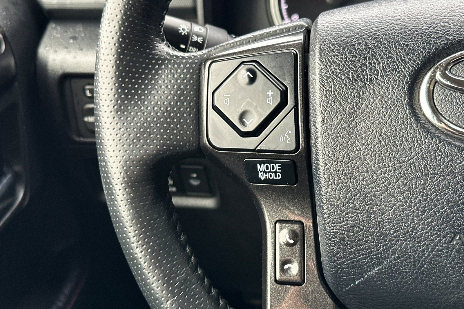 Used 2024 Toyota 4Runner TRD Off-Road Premium image 28