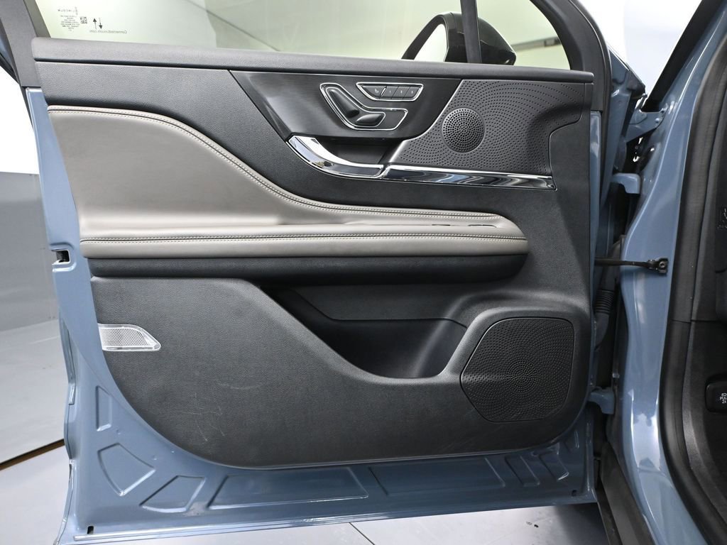 Used 2023 Lincoln Corsair Reserve image 18