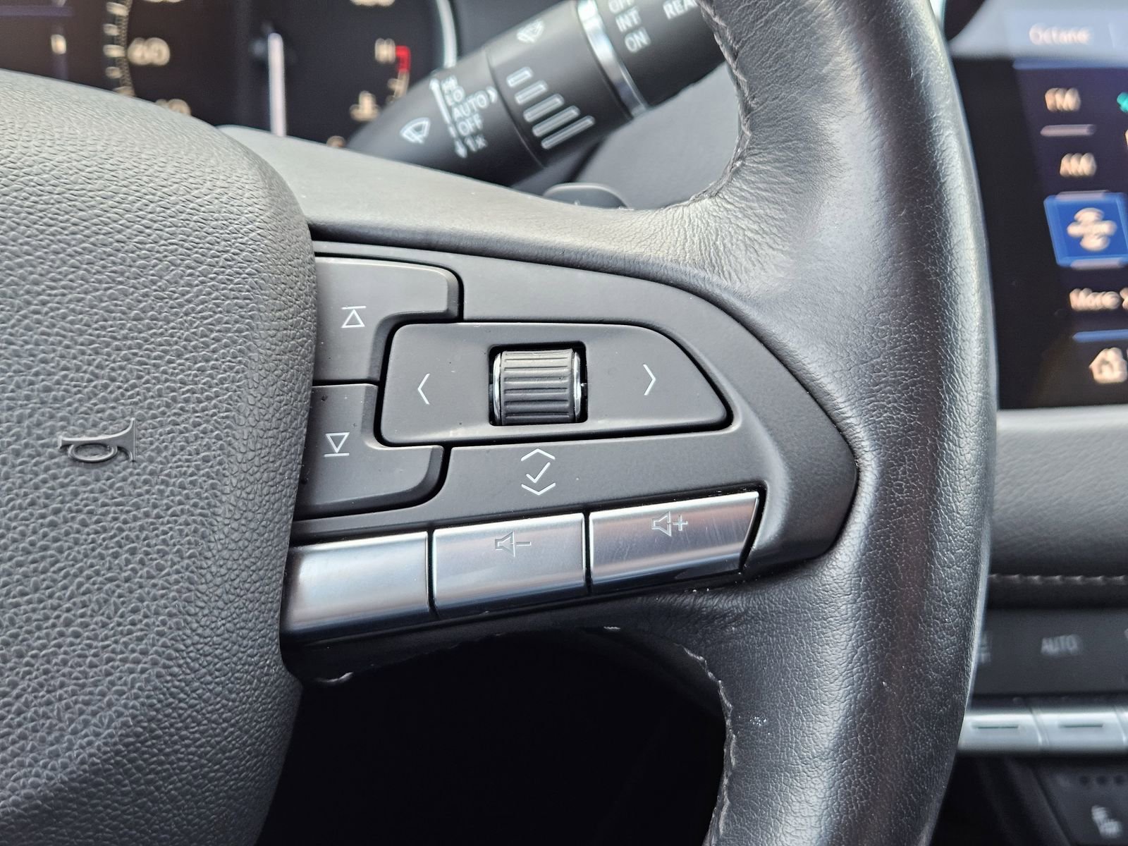 Certified 2023 Cadillac XT4 Premium Luxury w/ Driver Assist Package image 23