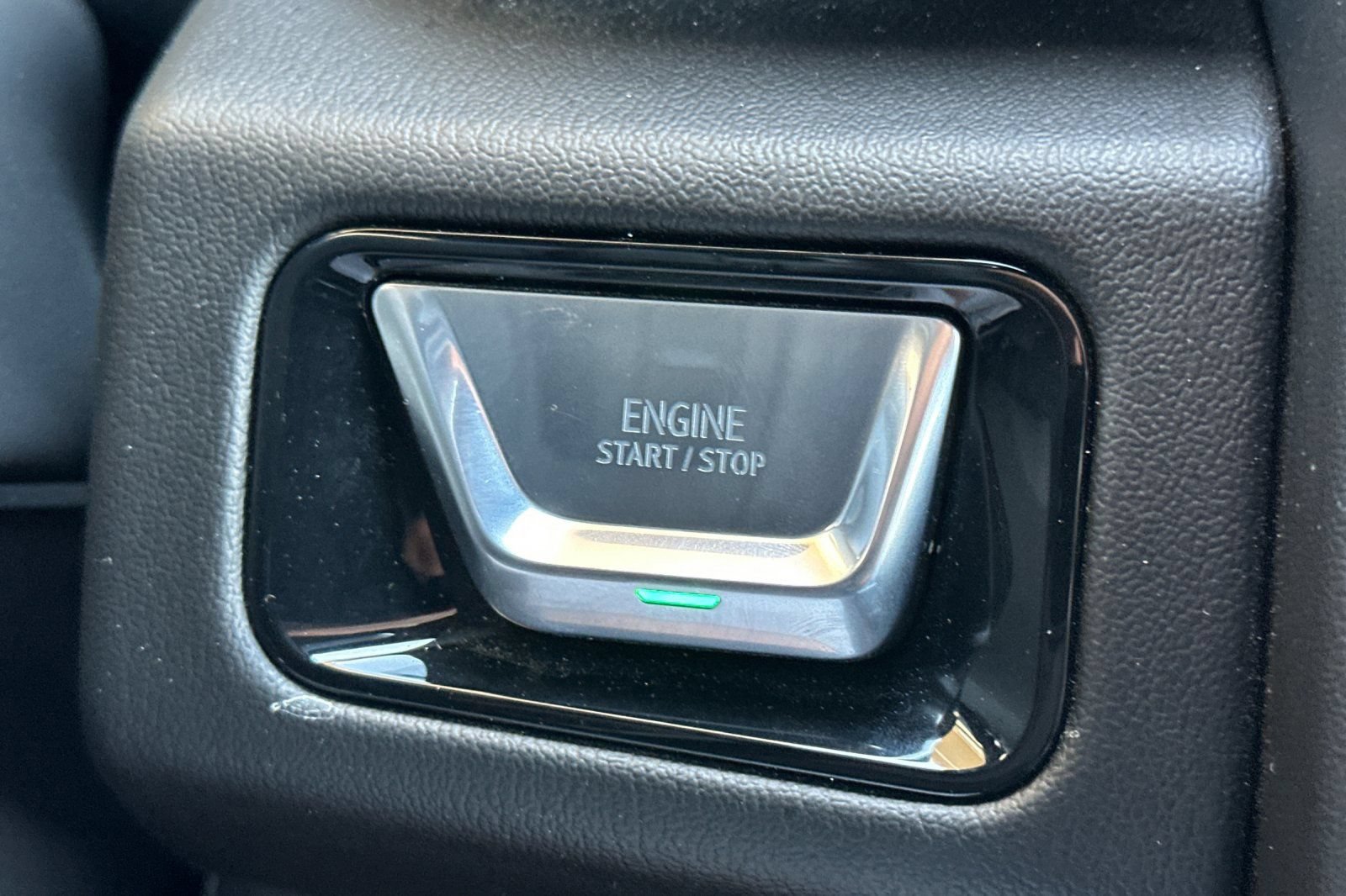 Certified 2025 GMC Yukon Denali RWD image 24