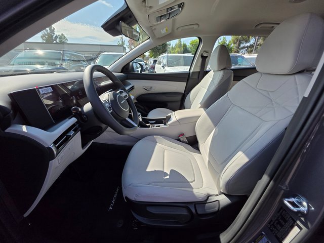 New 2026 Hyundai Tucson SE image 13