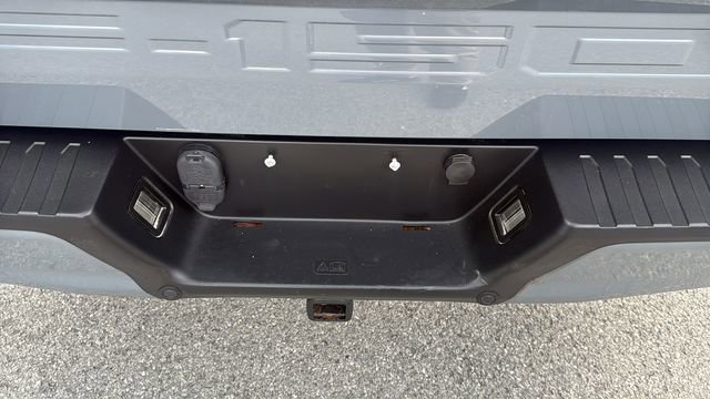 Used 2019 Ford F150 XLT w/ Equipment Group 302A Luxury AWD/4WD image 11