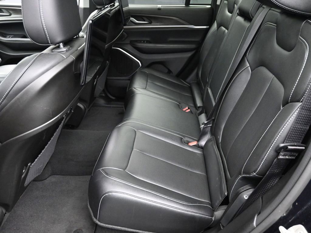 Used 2023 Jeep Grand Cherokee 4WD 4xe w/ Luxury Tech Group II image 10