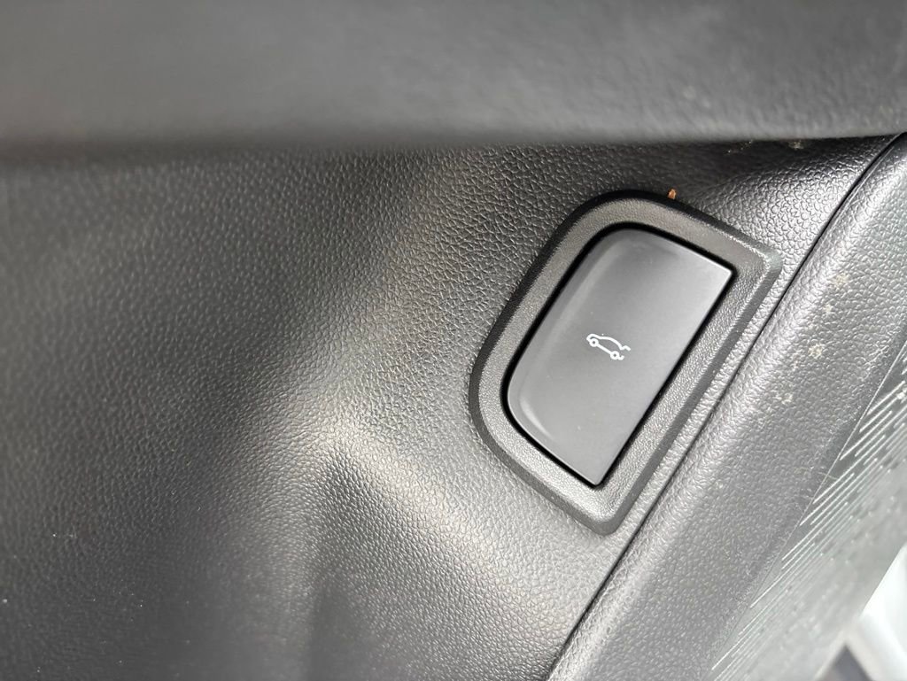 Used 2025 Chevrolet Equinox ACTIV w/ Safety and Technology Package AWD/4WD image 18