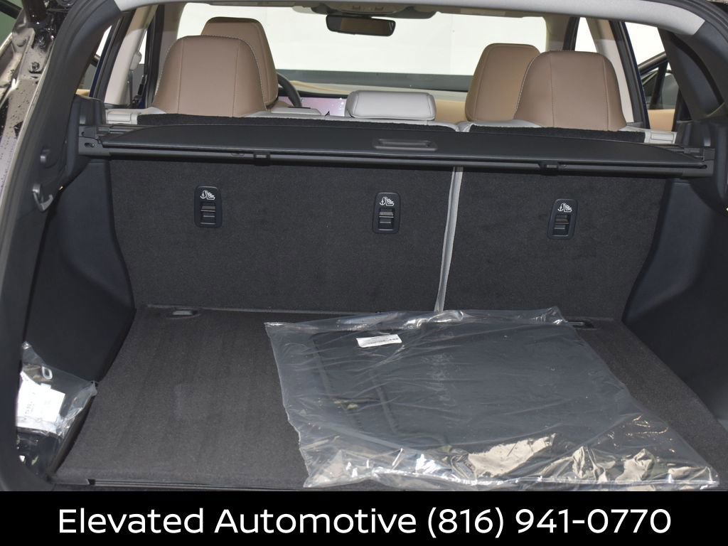 Certified 2025 Nissan Murano Platinum w/ Cargo Package image 18