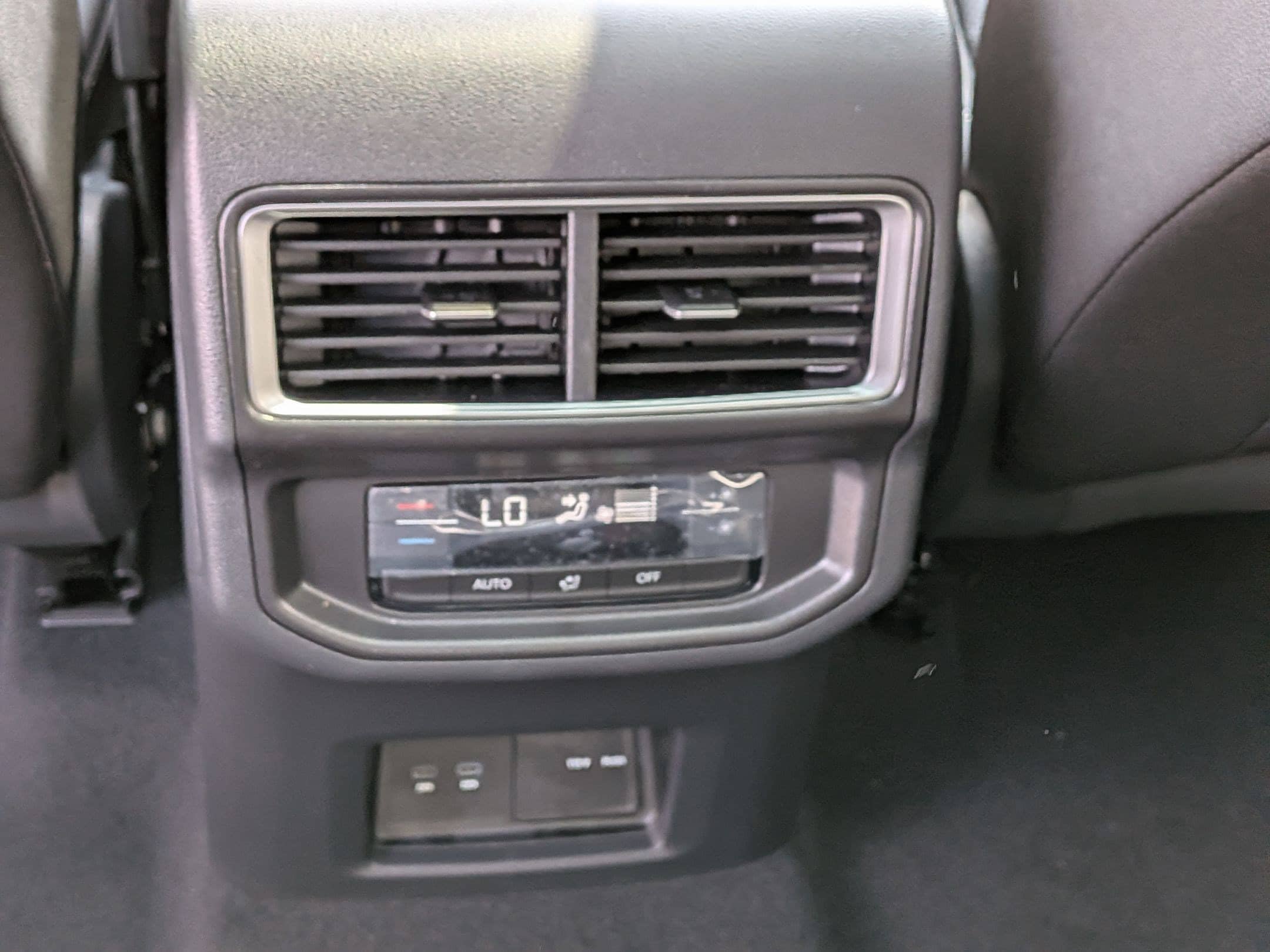 New 2026 Volkswagen Atlas SE FWD image 29