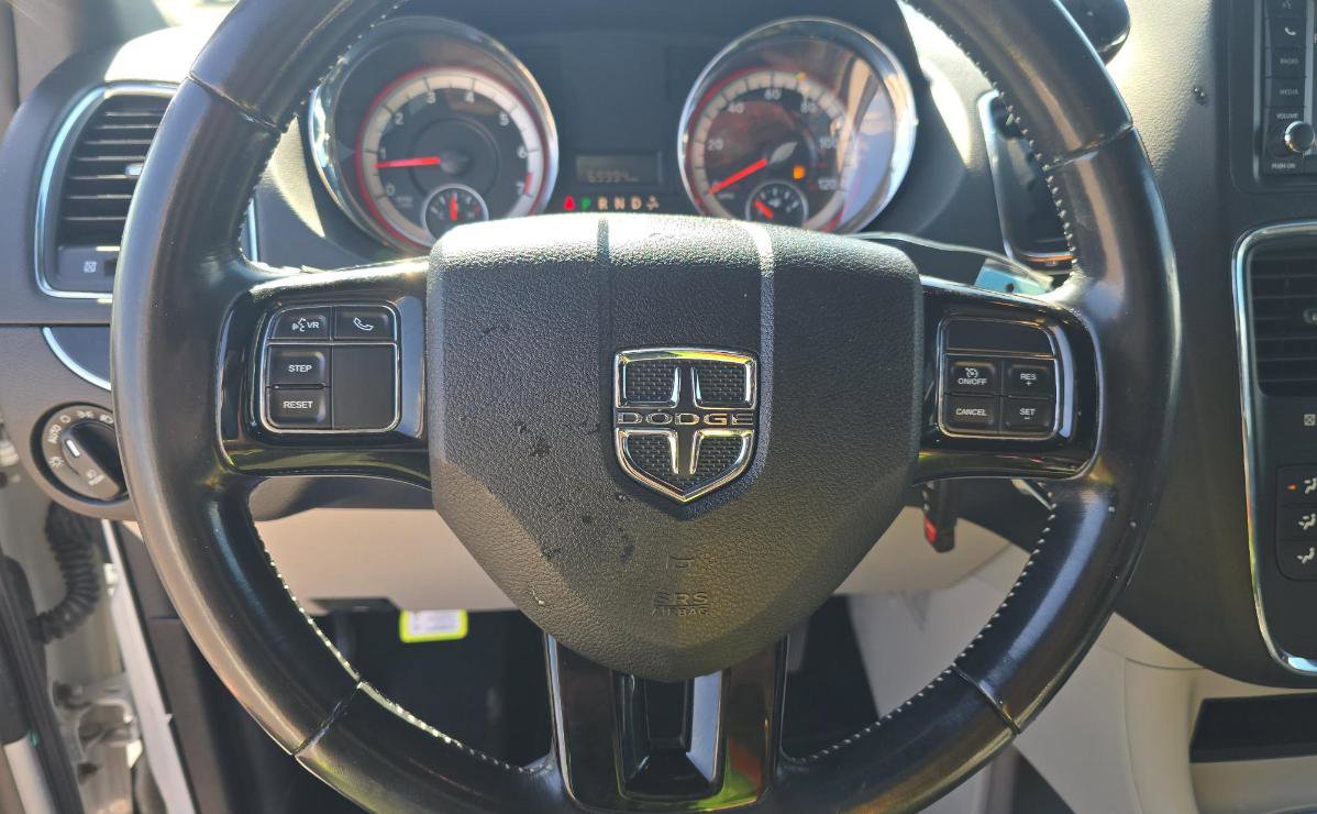 Used 2019 Dodge Grand Caravan SXT image 9