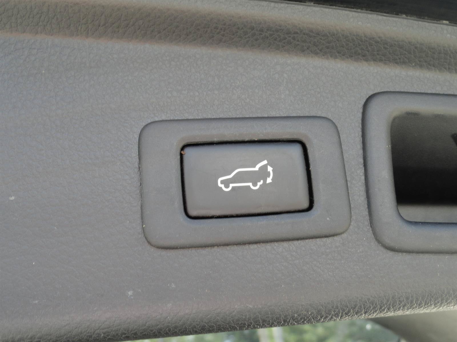 Used 2014 Subaru Forester 2.5i Touring AWD/4WD image 18