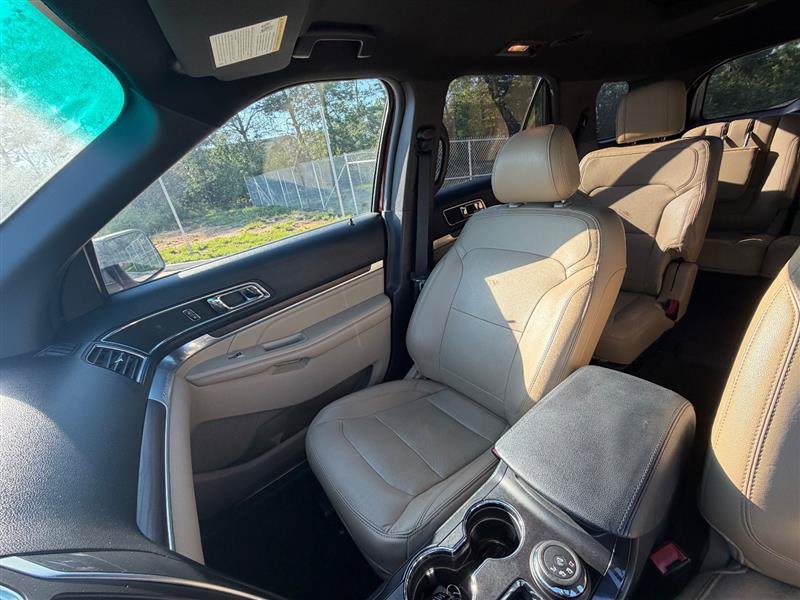 Used 2016 Ford Explorer Limited w/ Equipment Group 301A AWD/4WD image 11