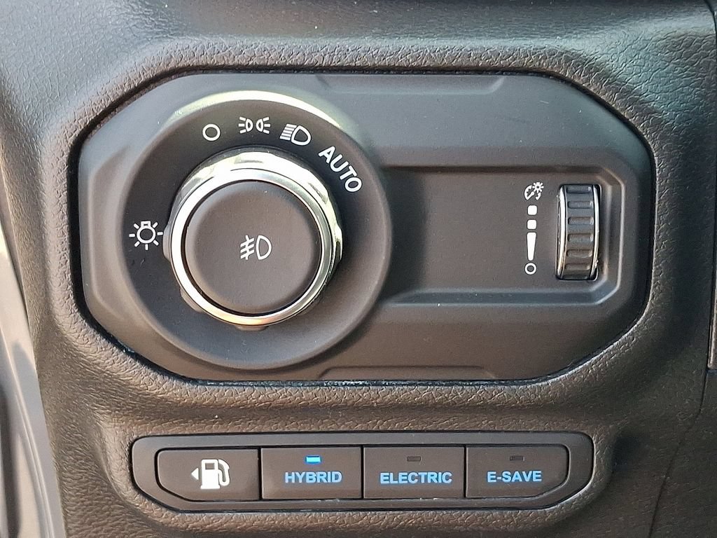 Used 2023 Jeep Wrangler Unlimited AWD/4WD image 25