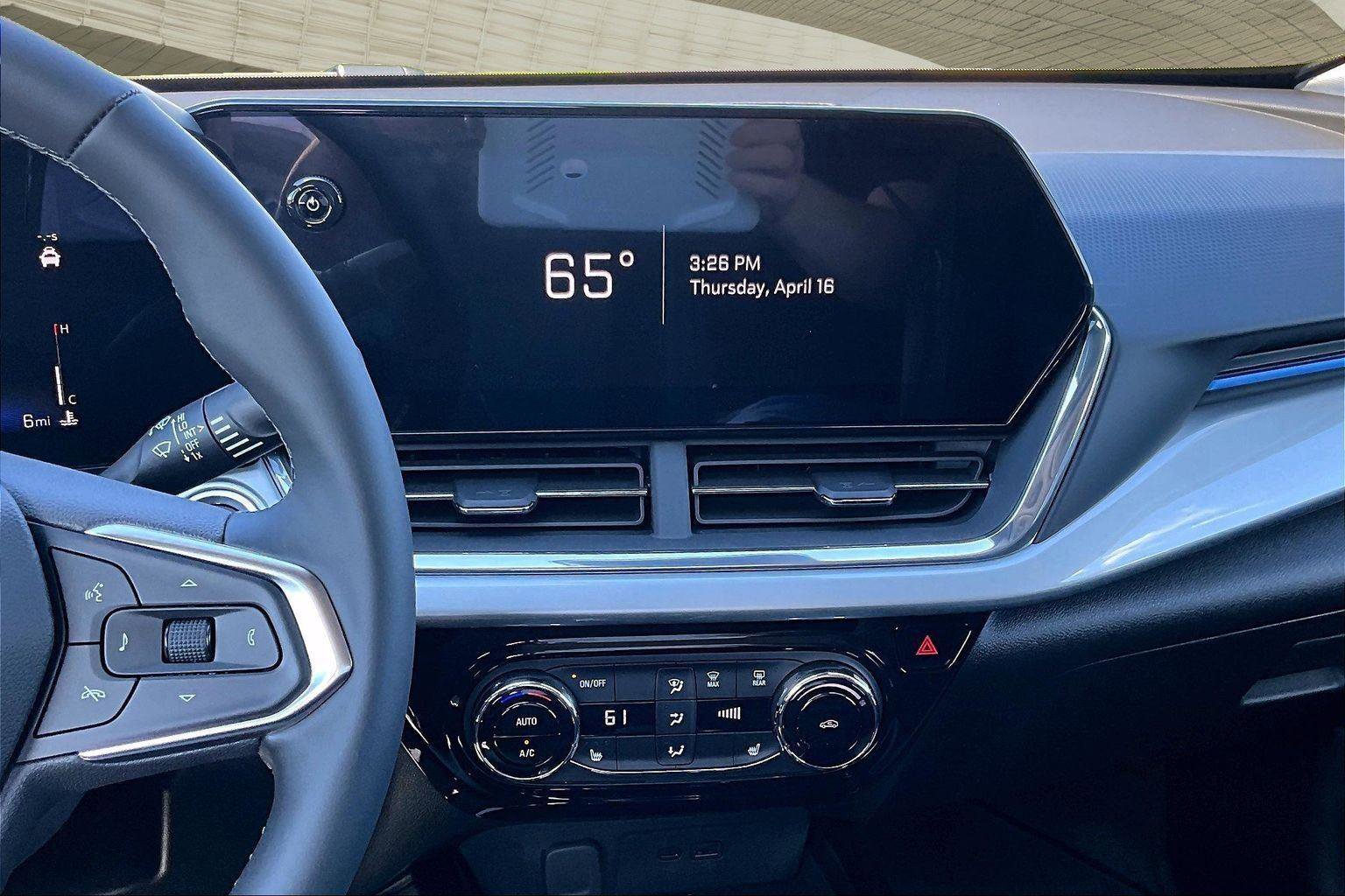 New 2026 Chevrolet Trax LT w/ Driver Confidence Package image 7