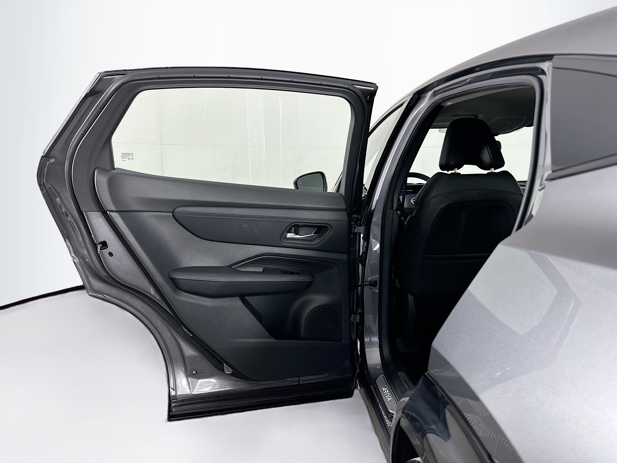 Used 2023 Nissan Ariya AWD image 26