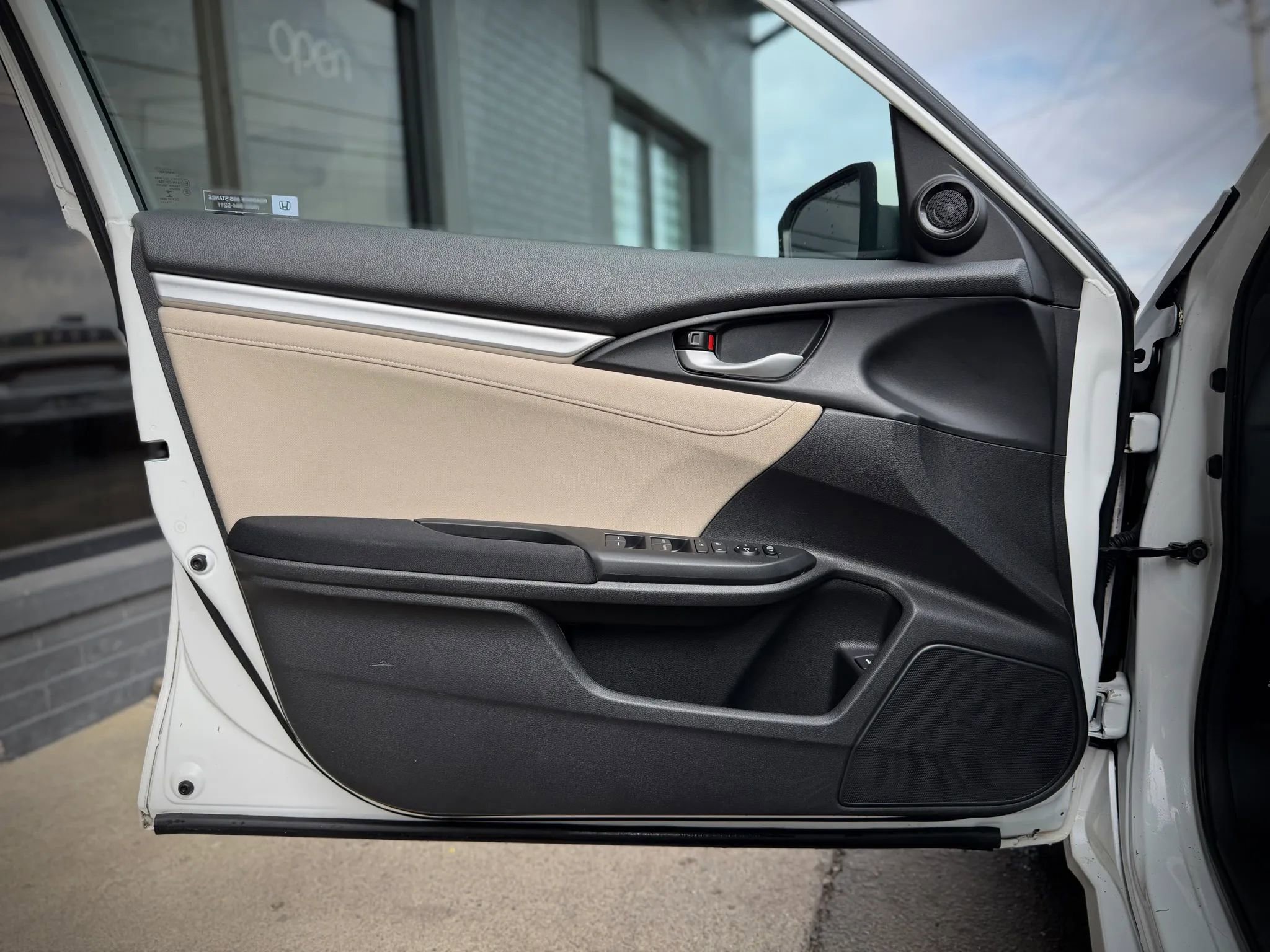 Used 2018 Honda Civic EX image 7