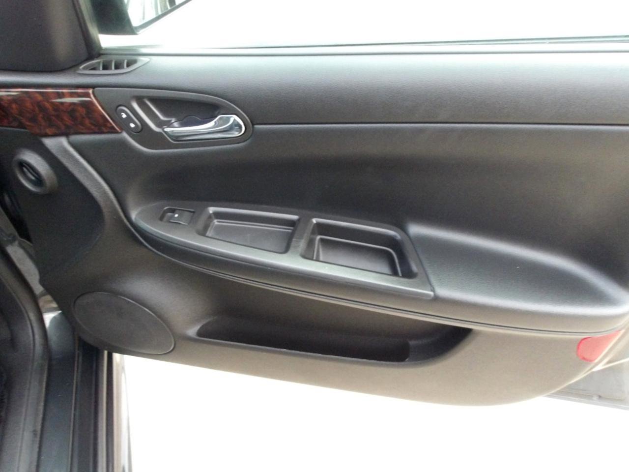 Used 2016 Chevrolet Impala Limited LS FWD image 9