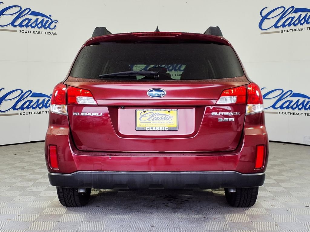 Used 2011 Subaru Outback 3.6R Limited AWD/4WD image 4