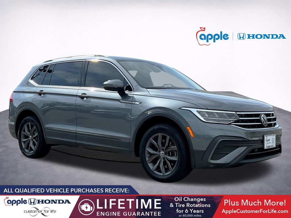 Used 2022 Volkswagen Tiguan SE AWD/4WD image 1