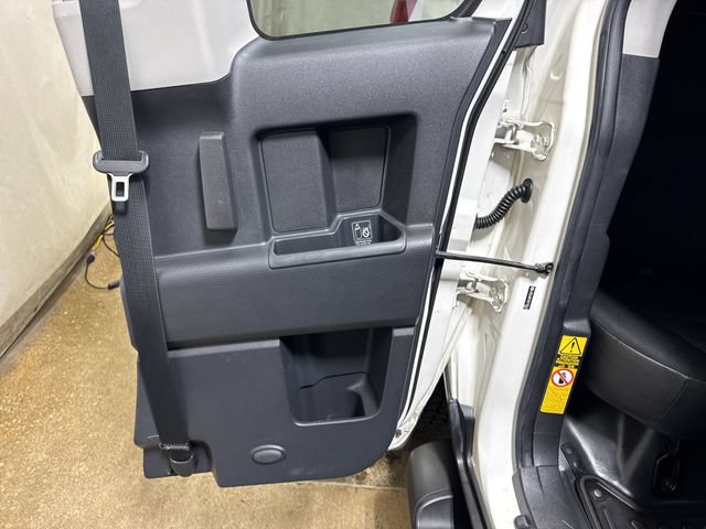 Used 2014 Toyota FJ Cruiser 4WD w/ Convenience Package image 25