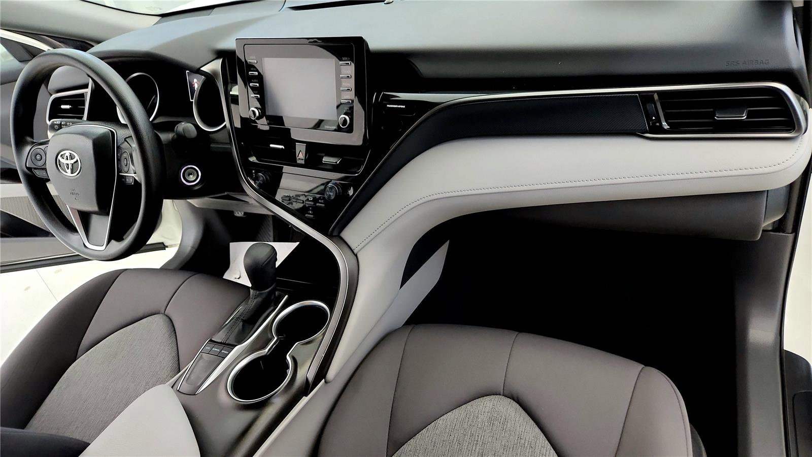 Used 2022 Toyota Camry LE w/ Carpet Mat Package (TMS) image 16