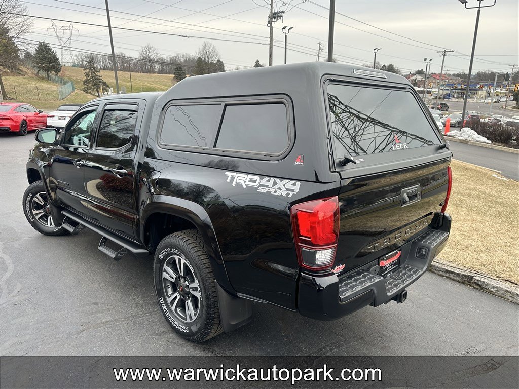 Used 2019 Toyota Tacoma TRD Sport AWD/4WD image 10