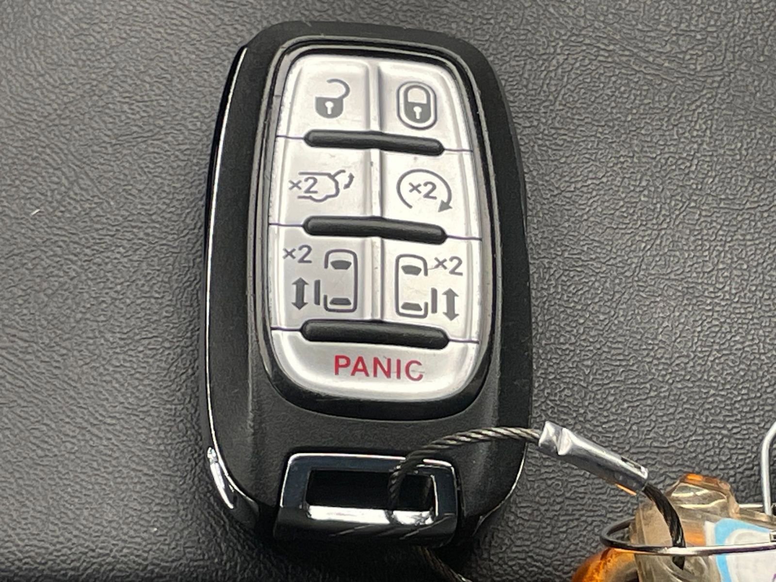 Used 2025 Chrysler Pacifica Select FWD image 25