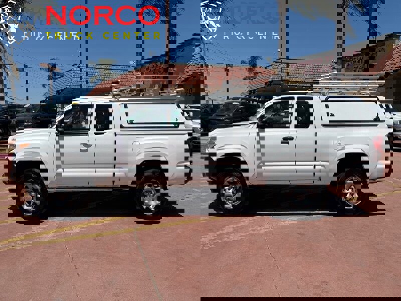 Used 2018 Toyota Tacoma 2WD Access Cab image 5