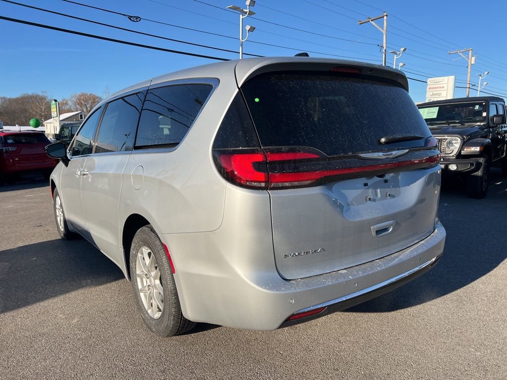 New 2026 Chrysler Pacifica Select FWD image 5