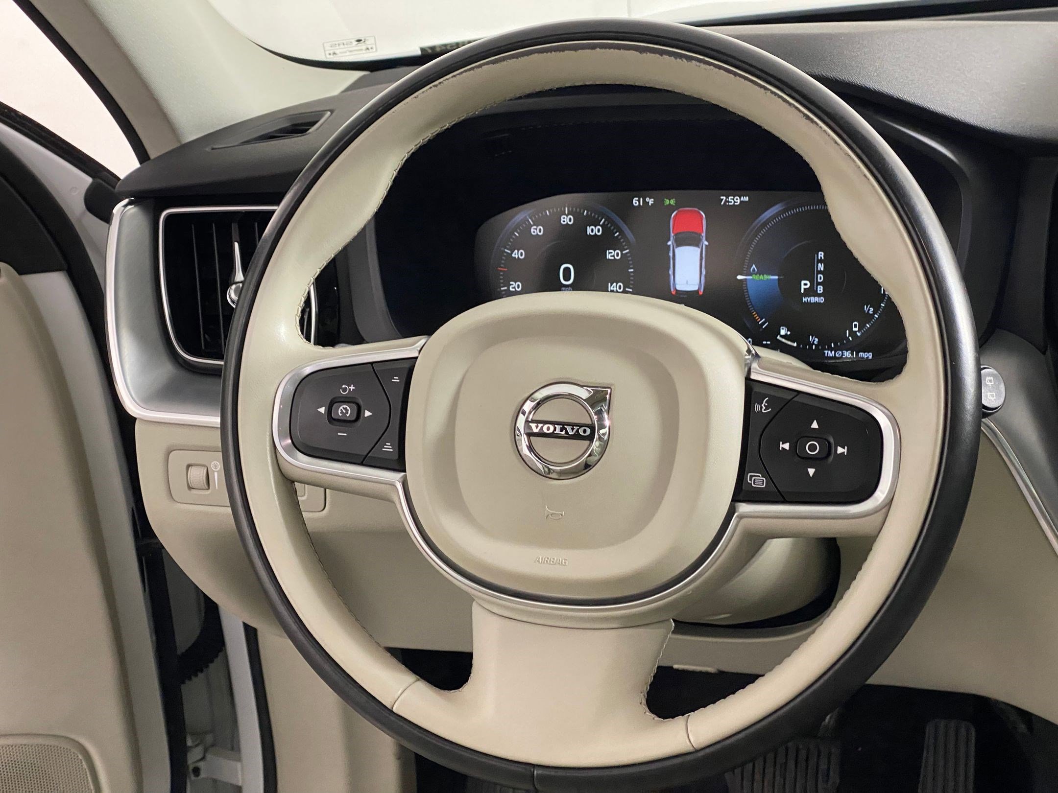 Used 2019 Volvo XC60 T8 Momentum w/ Advanced Package image 16