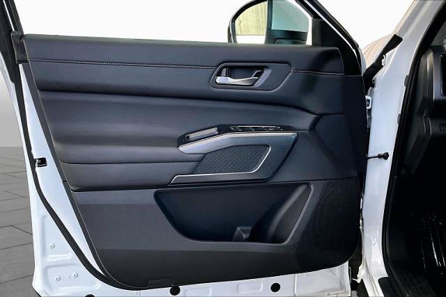 Certified 2025 Nissan Pathfinder SL FWD image 21