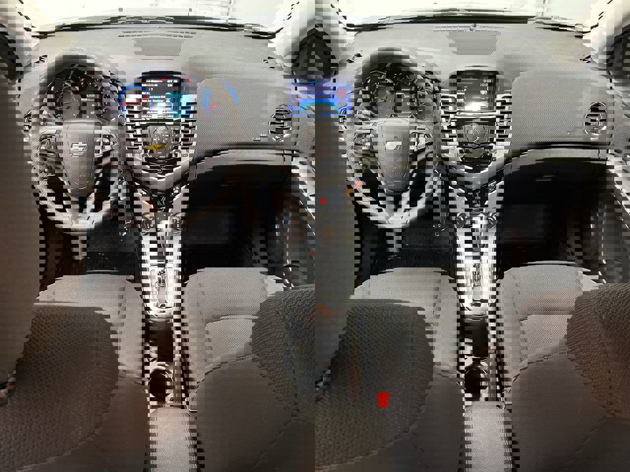 Used 2015 Chevrolet Cruze LT image 4