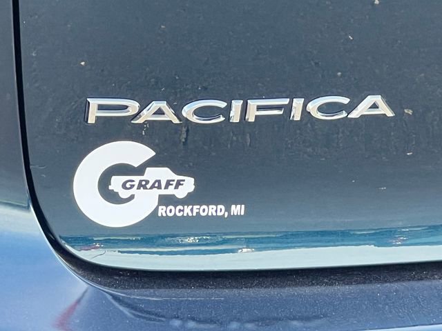 Used 2023 Chrysler Pacifica Touring-L FWD image 49
