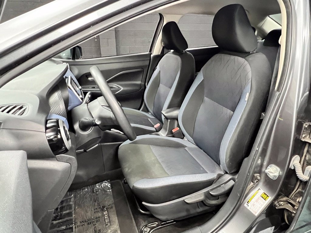 Used 2024 Nissan Versa SV FWD image 7