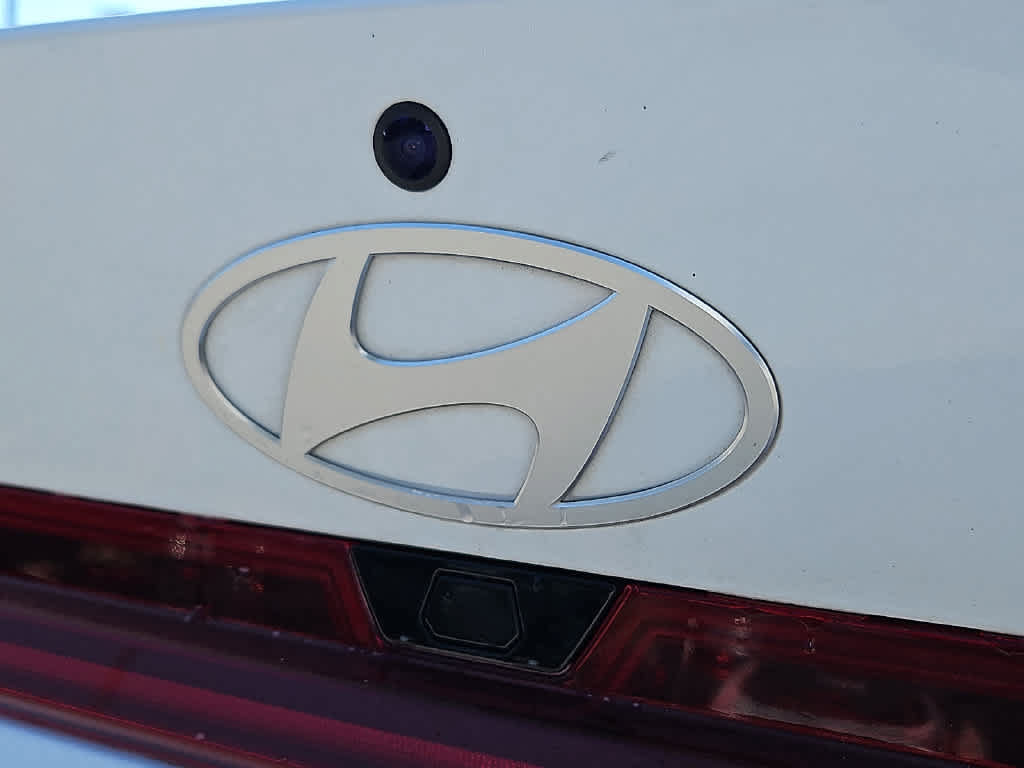 Used 2025 Hyundai Elantra SEL FWD image 31