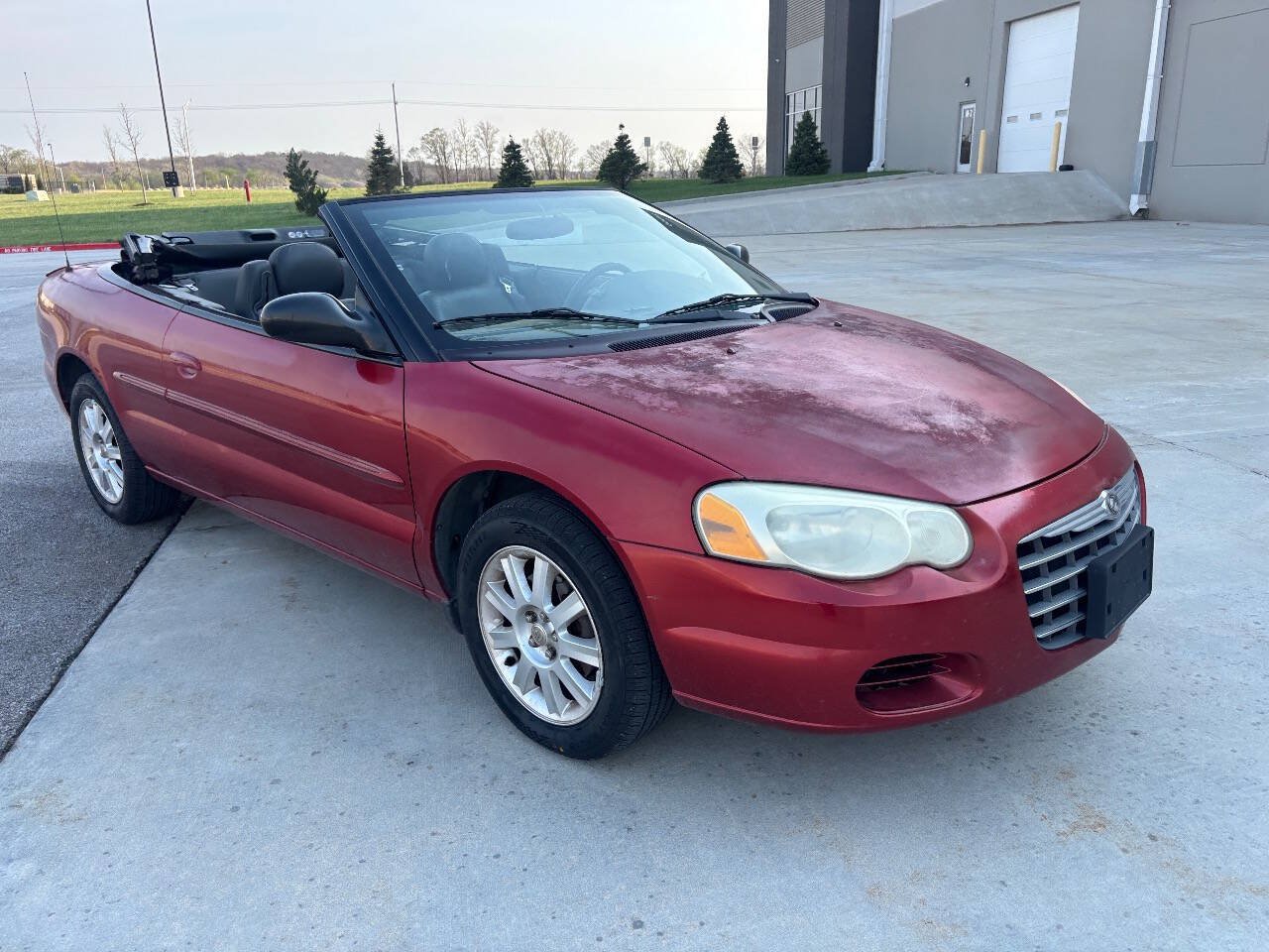 Used 2004 Chrysler Sebring GTC FWD image 4